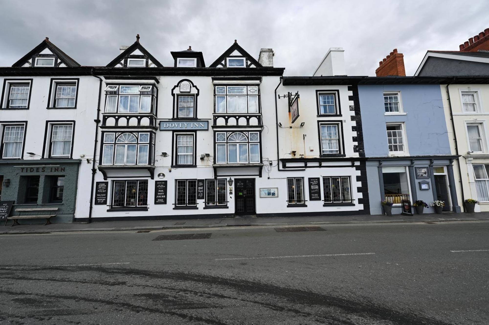 Dovey Inn Aberdyfi Esterno foto